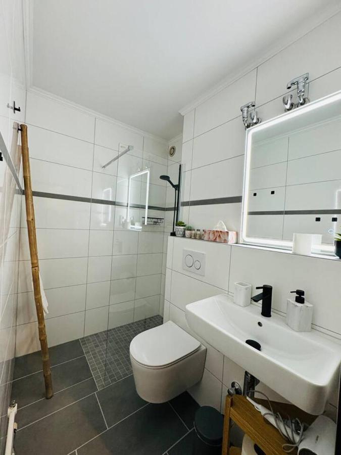 Klassen Stay - Design Studio In 11 Etage - Tolle Aussicht - Sauna, Pool - Netflix Lahnstein Exterior photo
